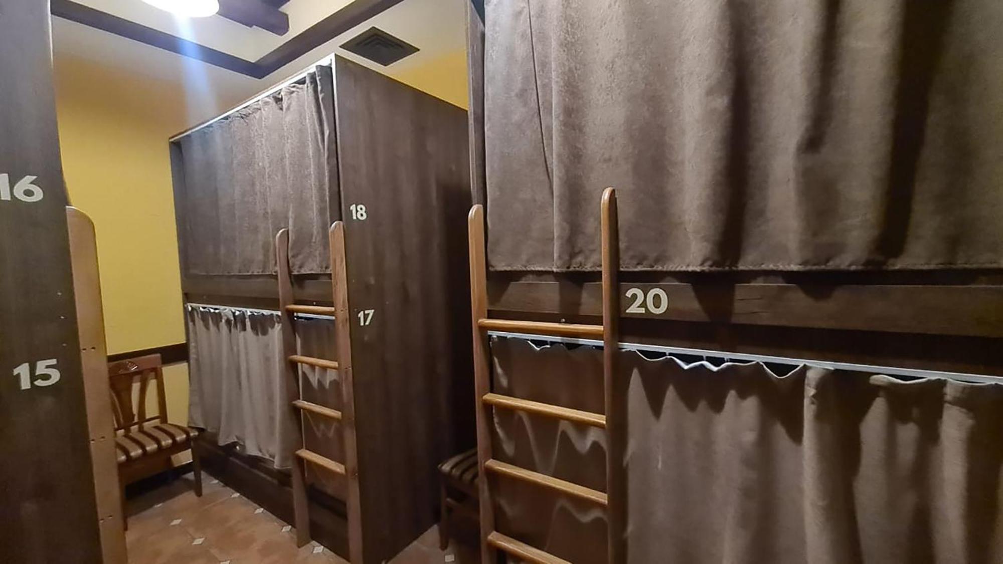 יירבאן Hostel Jan In The Very Center מראה חיצוני תמונה
