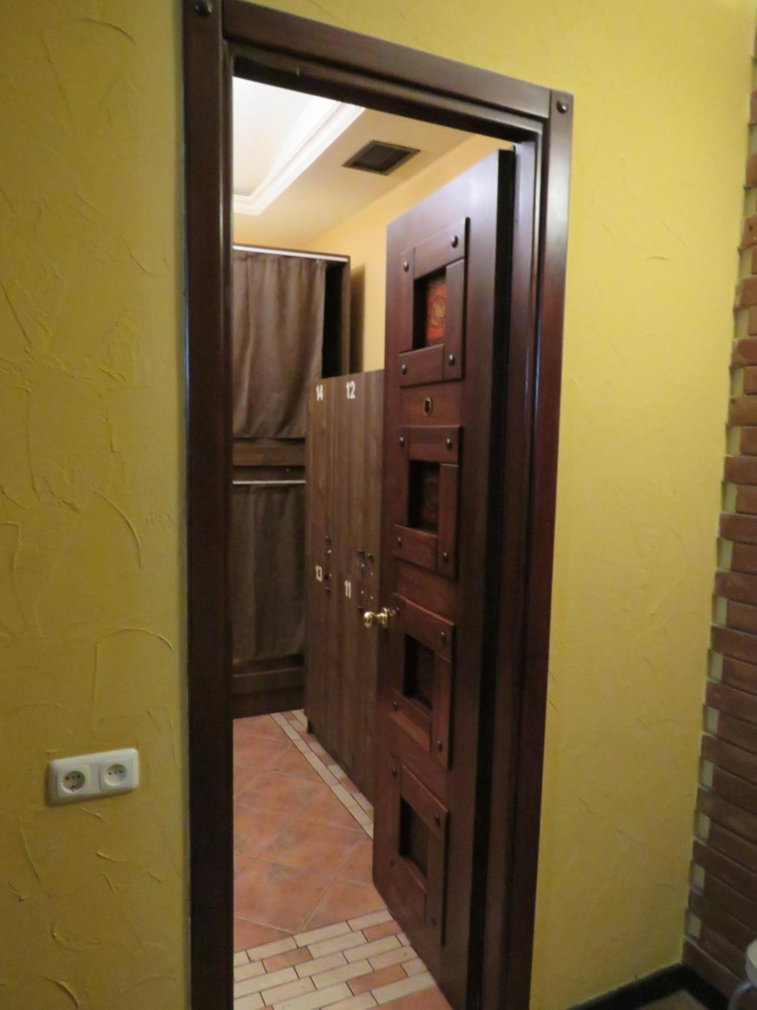 יירבאן Hostel Jan In The Very Center מראה חיצוני תמונה